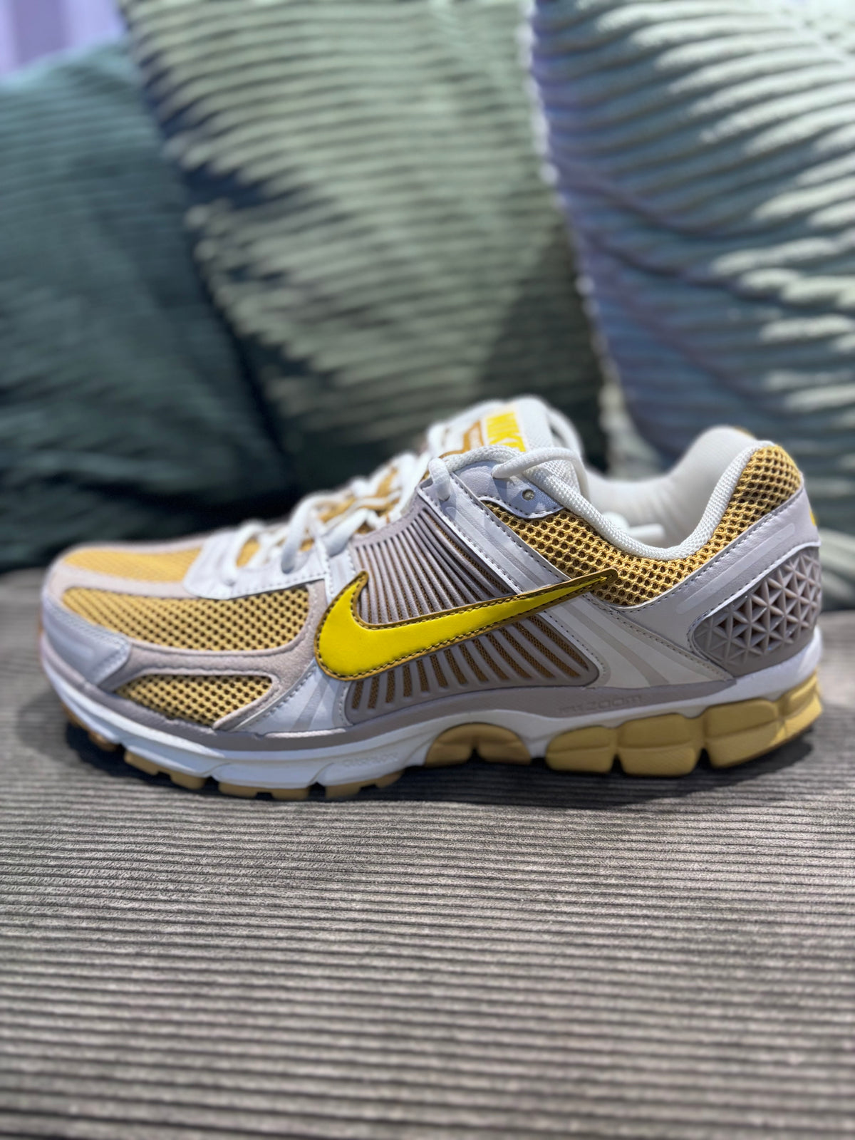 Vomero 5 Zoom Jaune Blanc