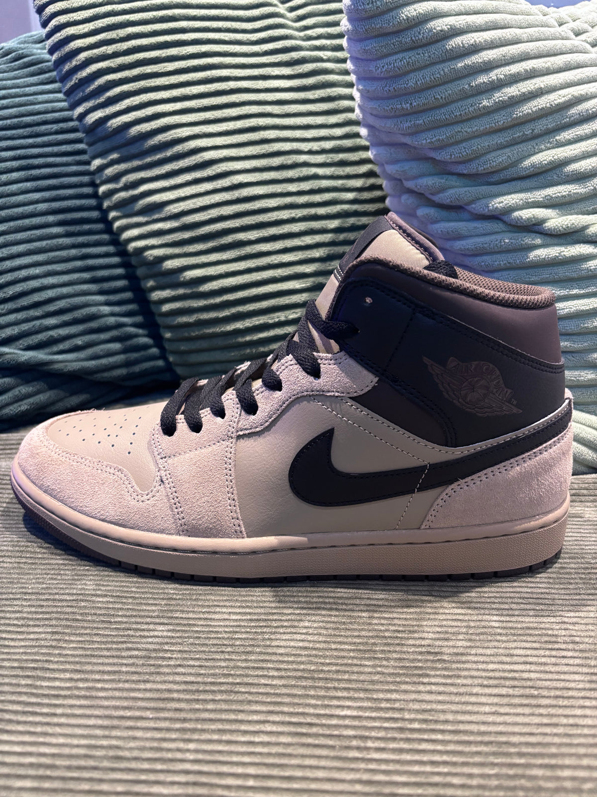 Air Jordan 1 Mid SE Brown