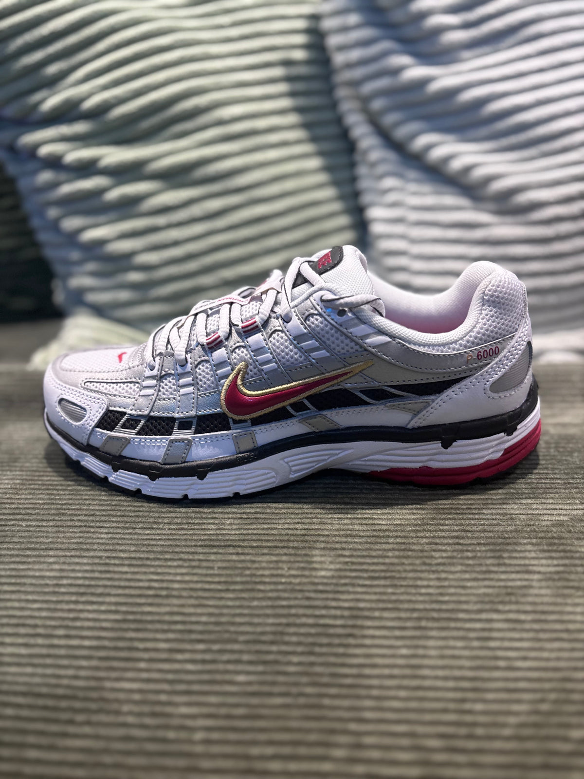 P6000 Silver Red OG
