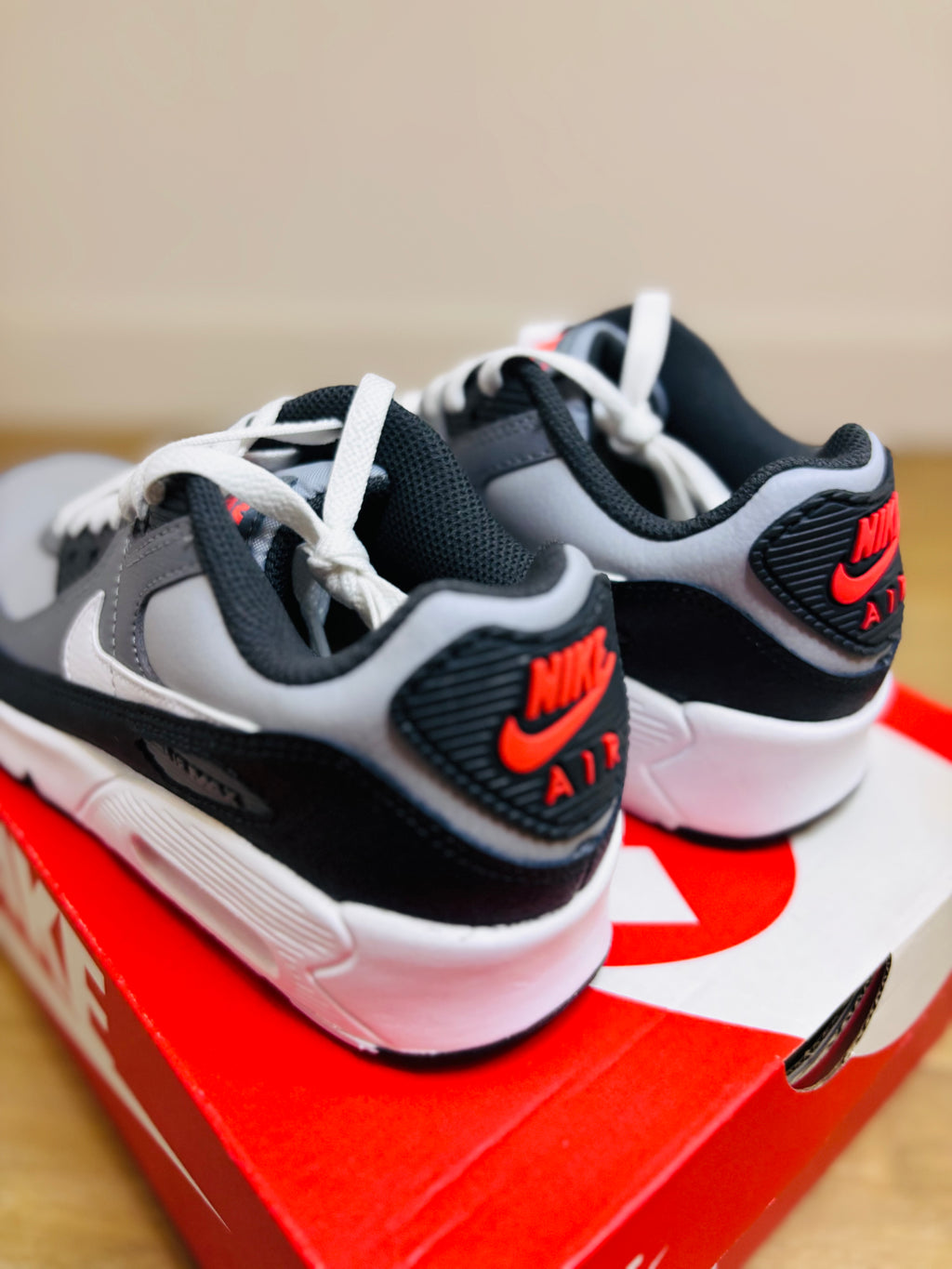 Nike Air Max 90 Wolf White Cool Grey