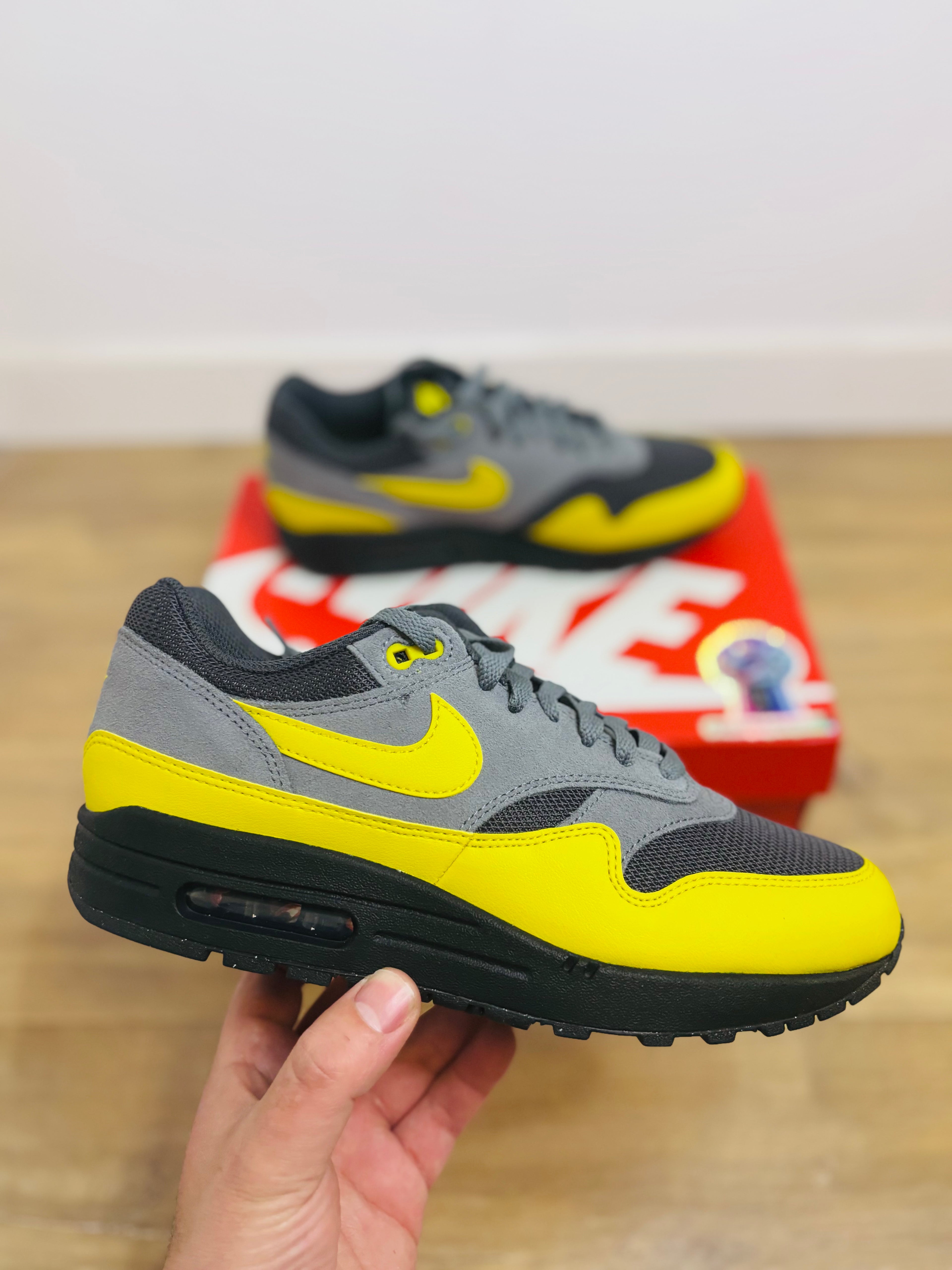 Nike Air Max 1 Batman 2.0