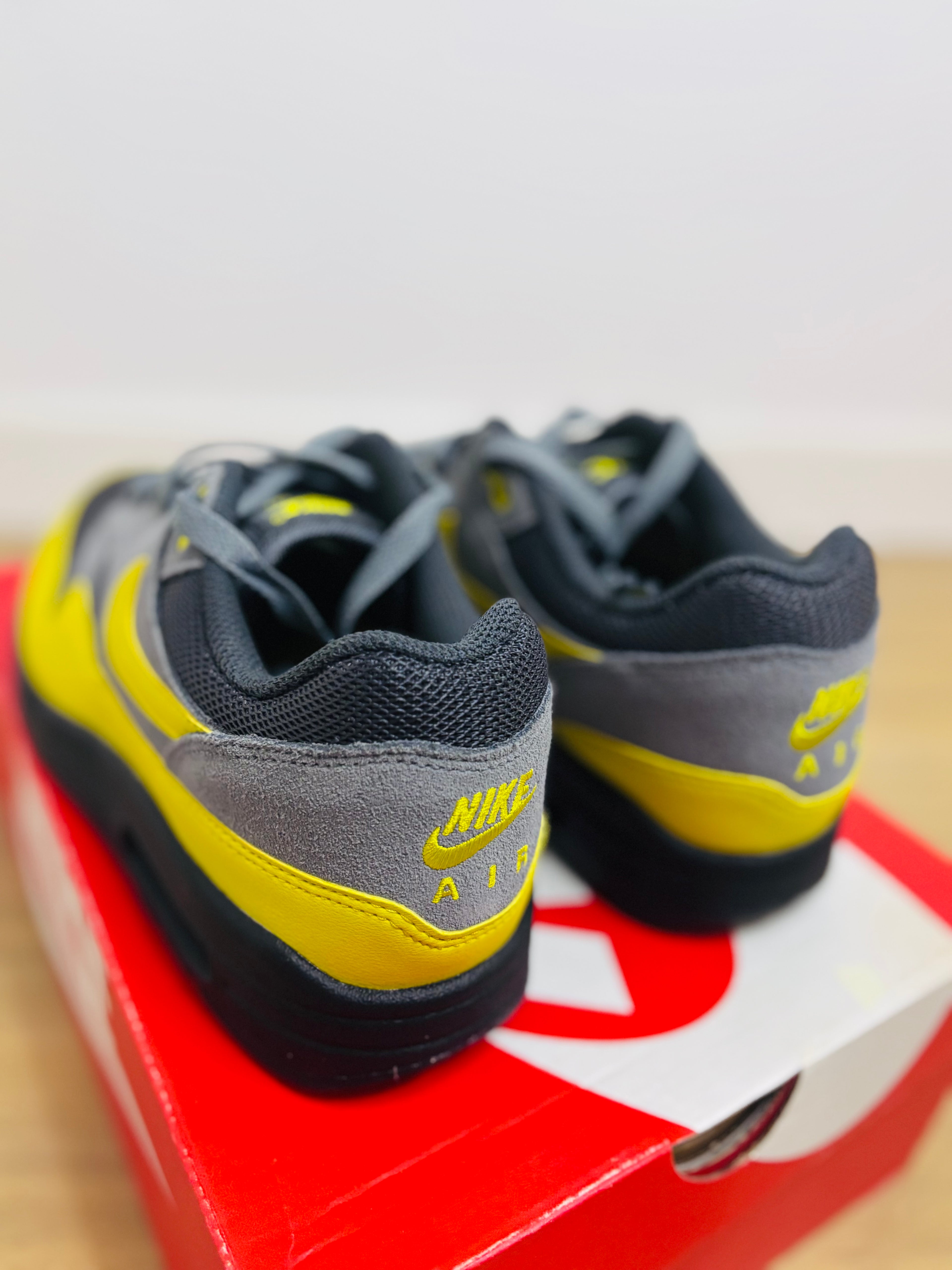 Nike Air Max 1 Batman 2.0