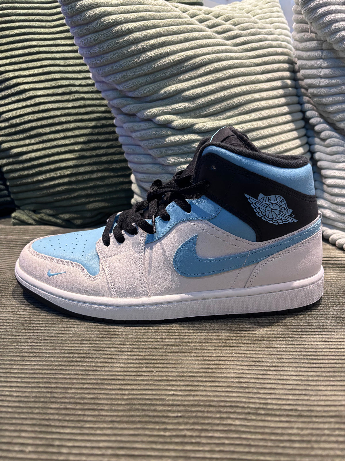 Air Jordan 1 Mid SE Turquoise