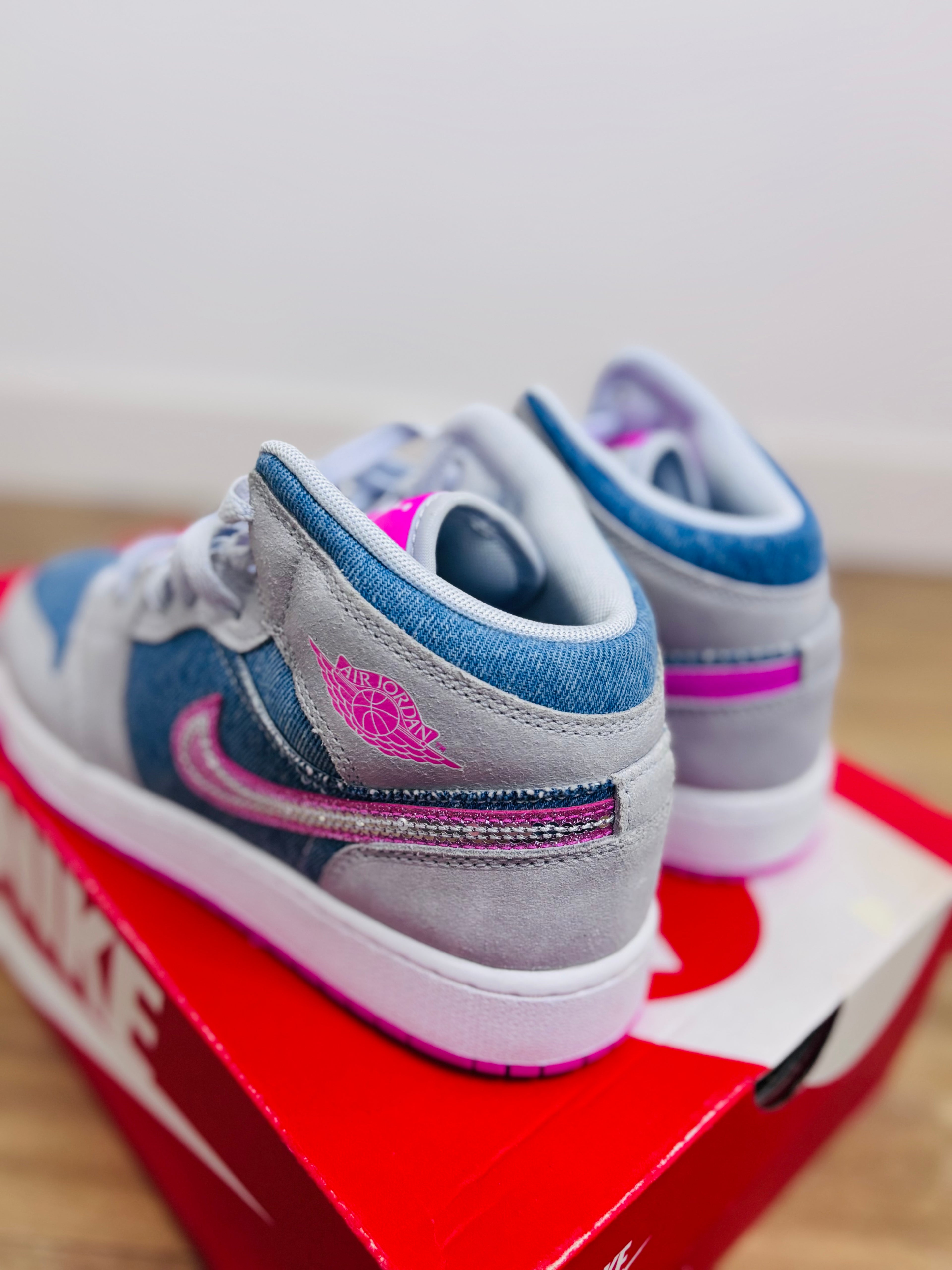 Nike Air Jordan 1 Mid Special Edition Cobalt Bliss