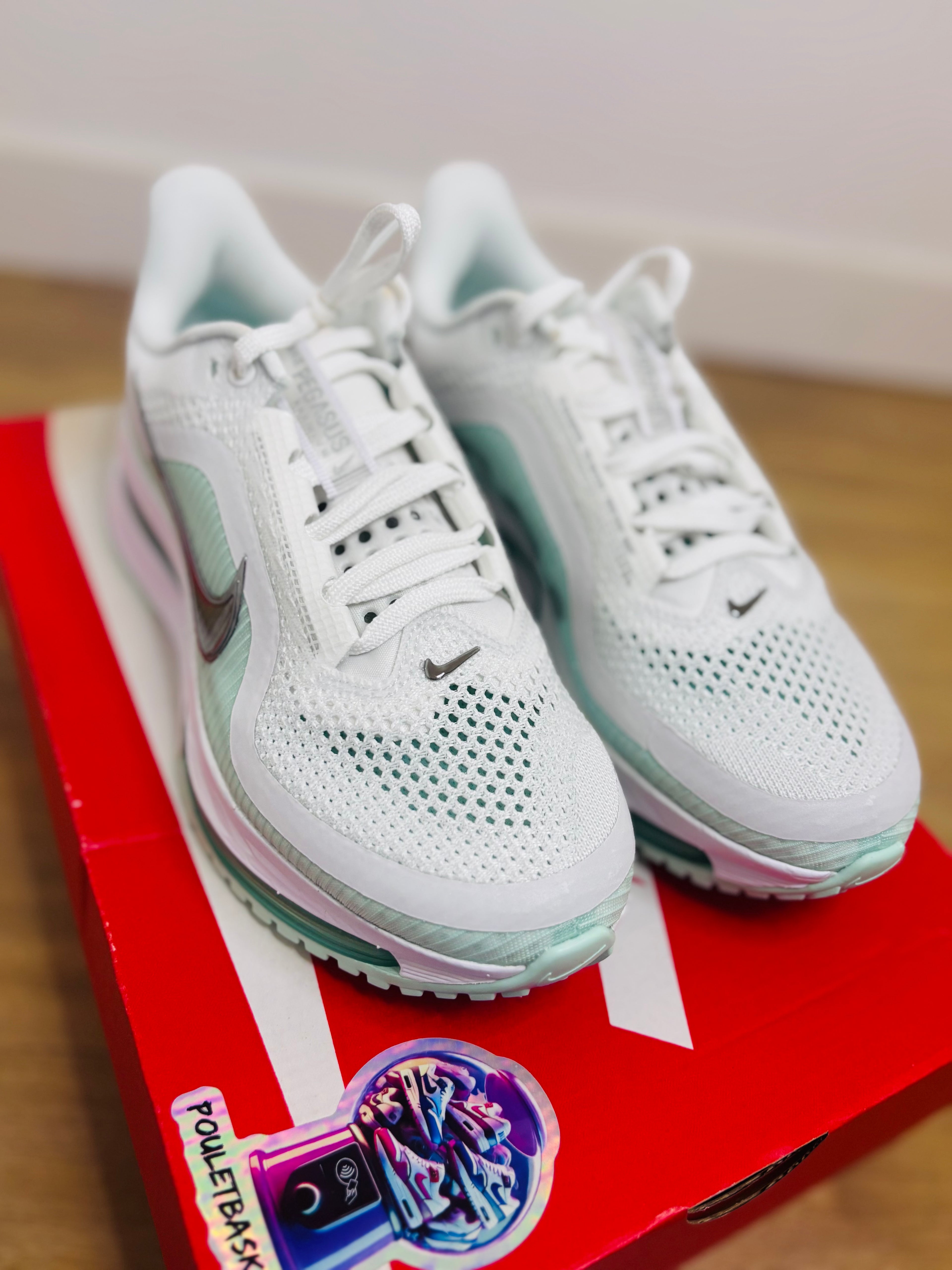 Nike Pegasus Premium Mint Metallic
