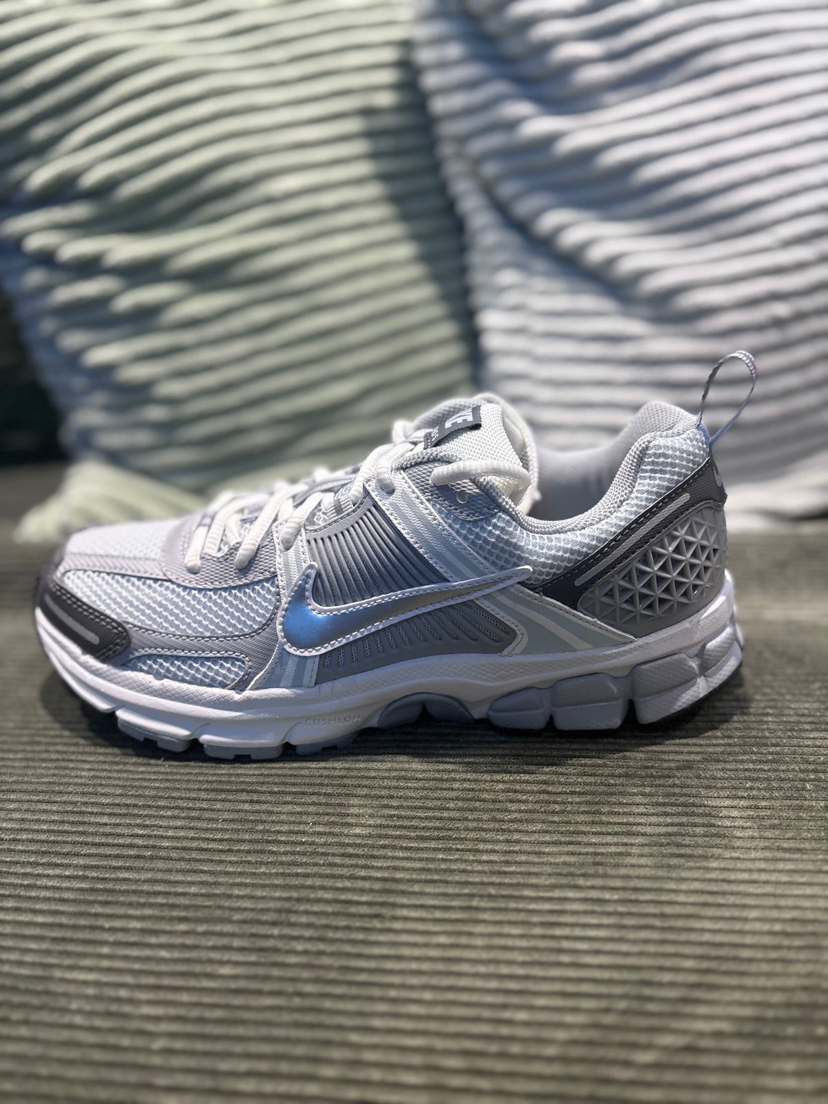 Vomero 5 Zoom Gris Blanc