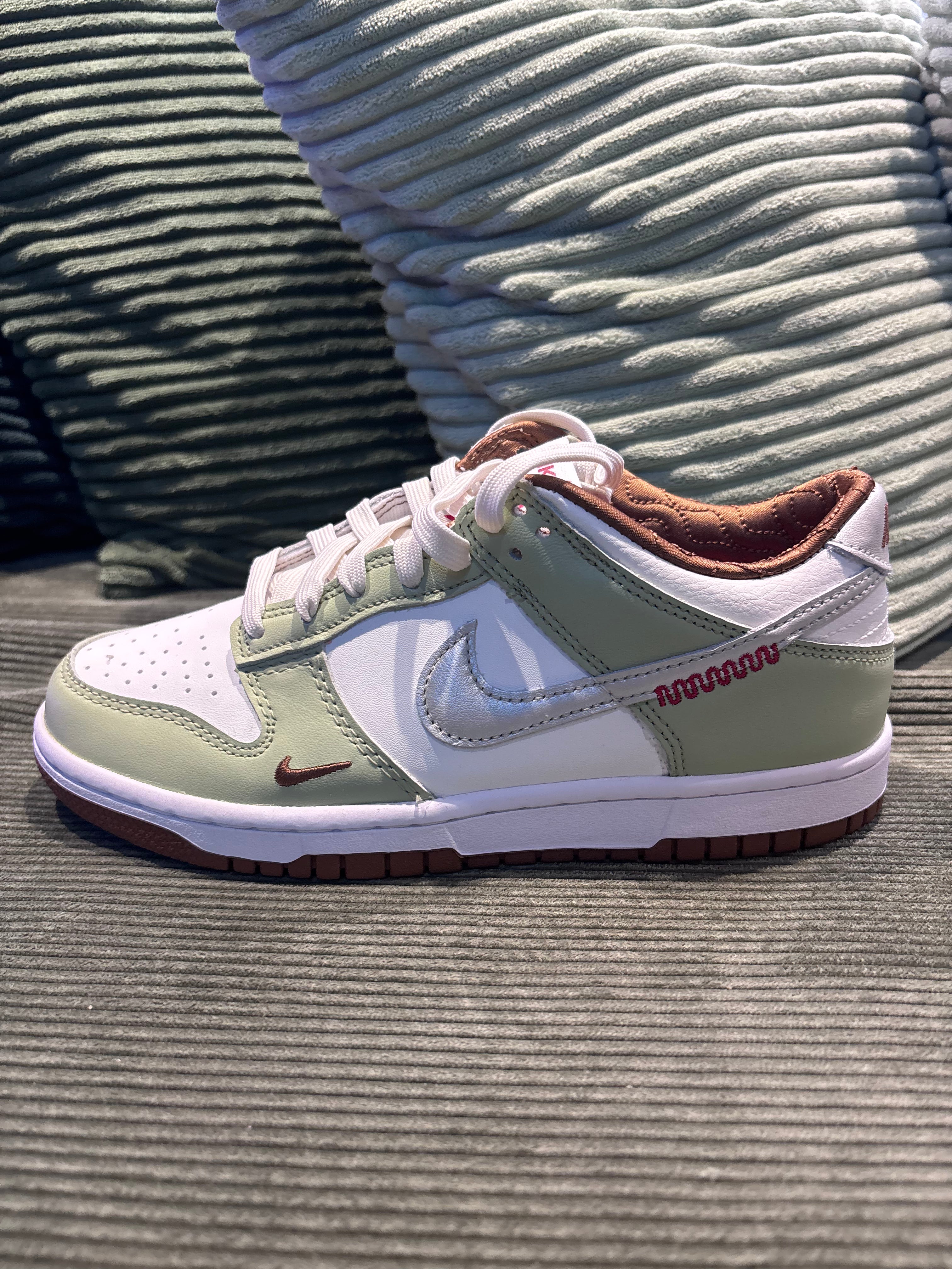 Nike dunk low Année du serpent