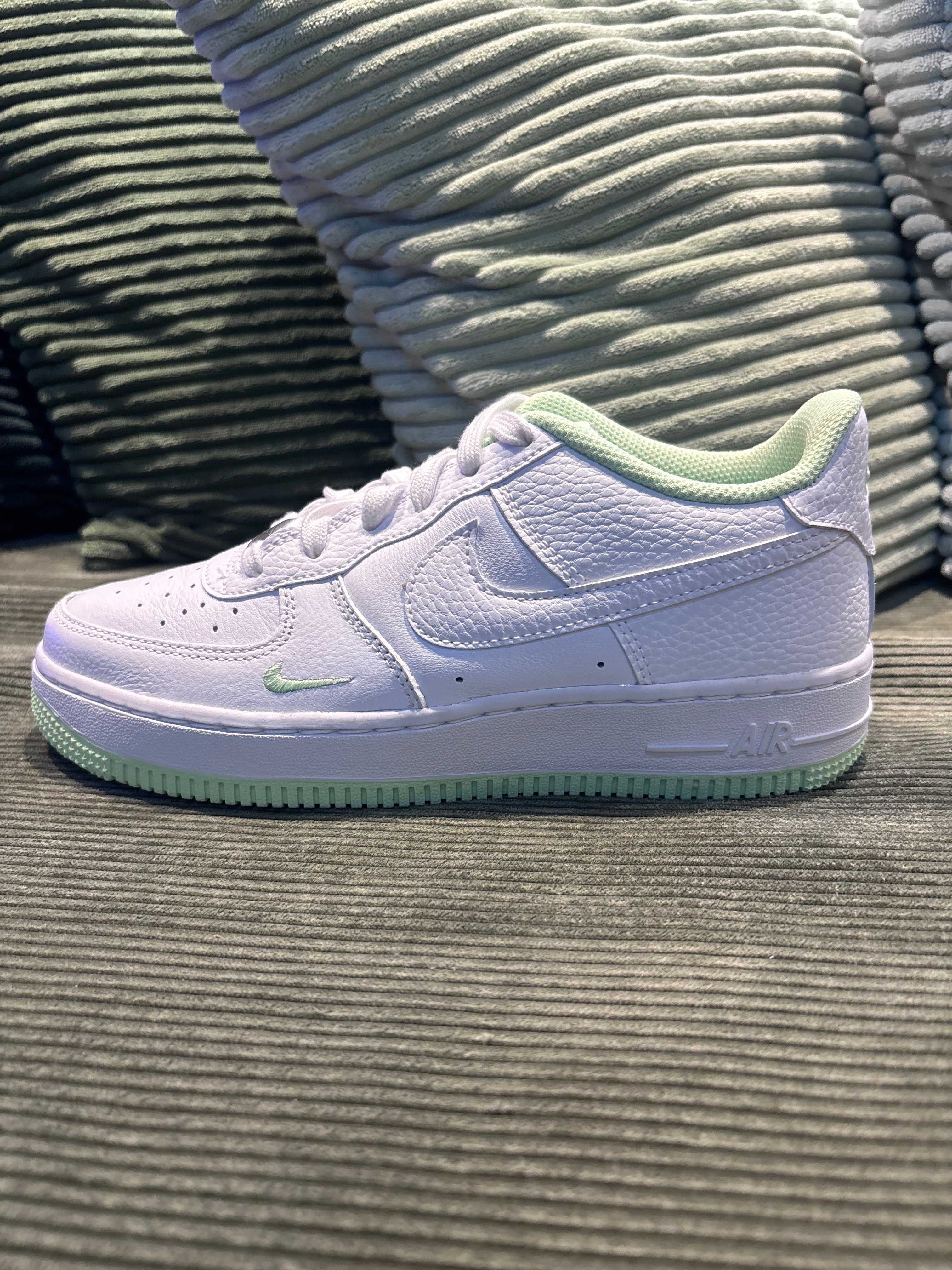 Air Force 1 White Green Light