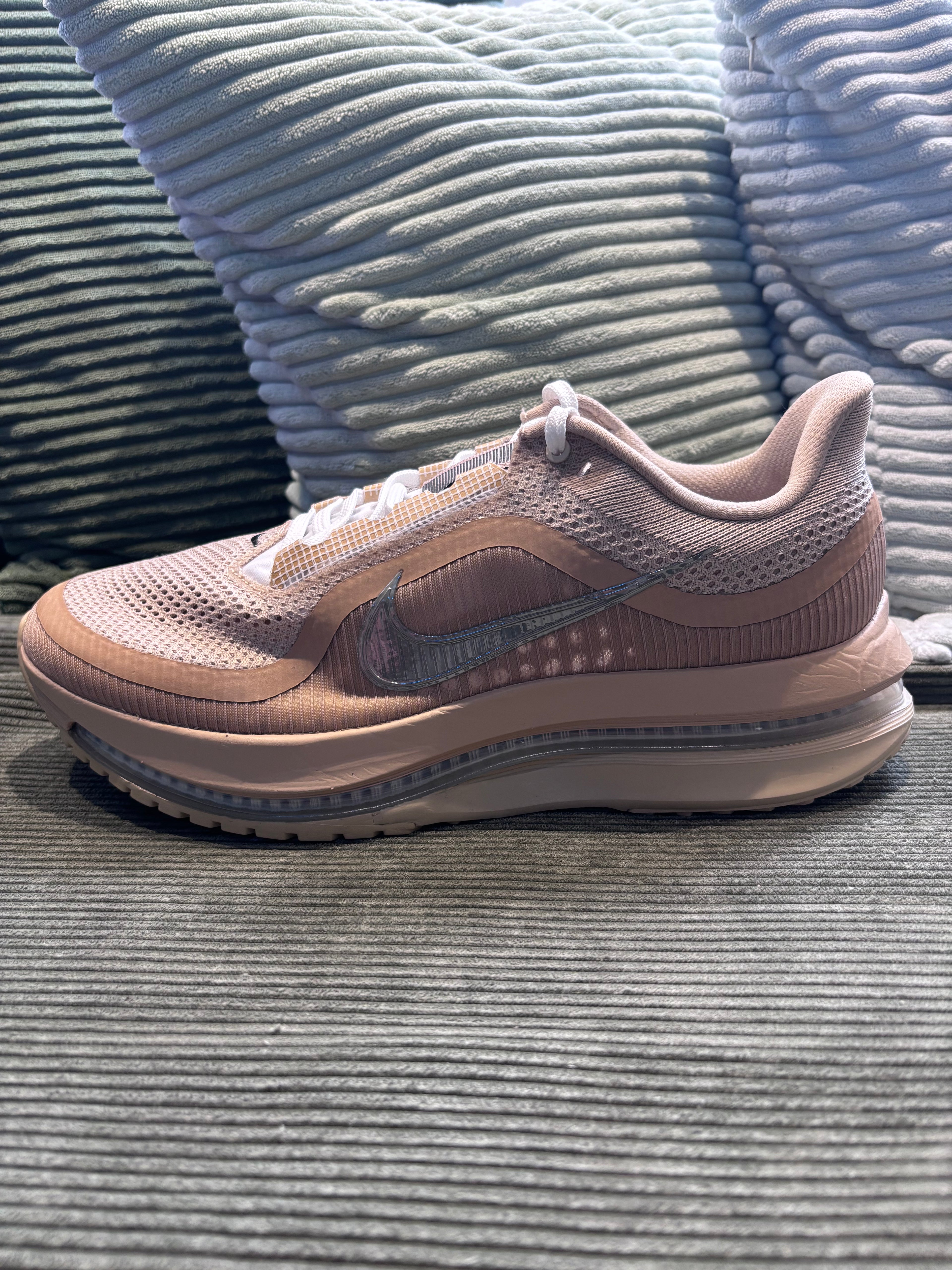 Air Pegasus Premium Camel Silver