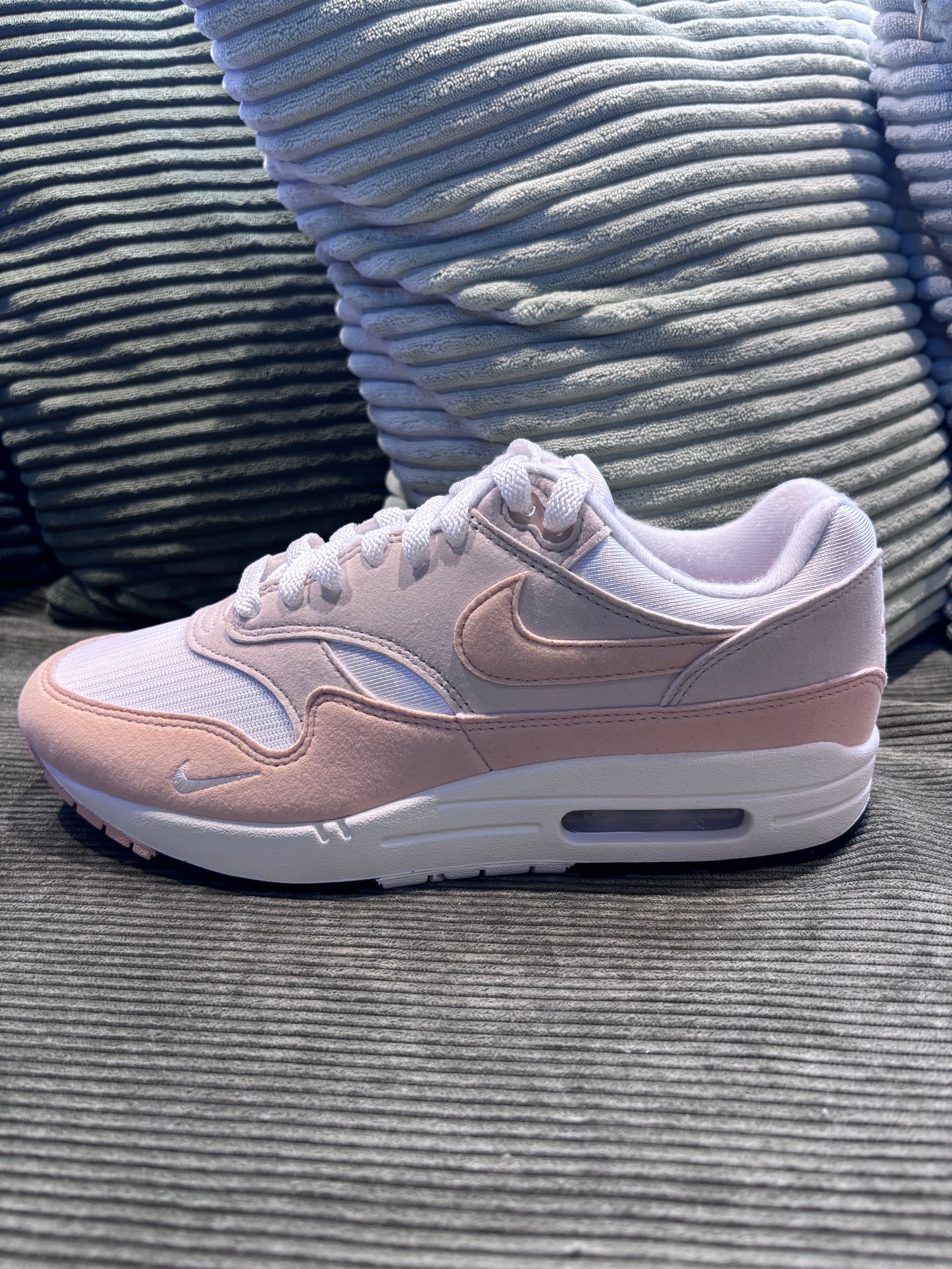 Air Max 1 Peach Sail
