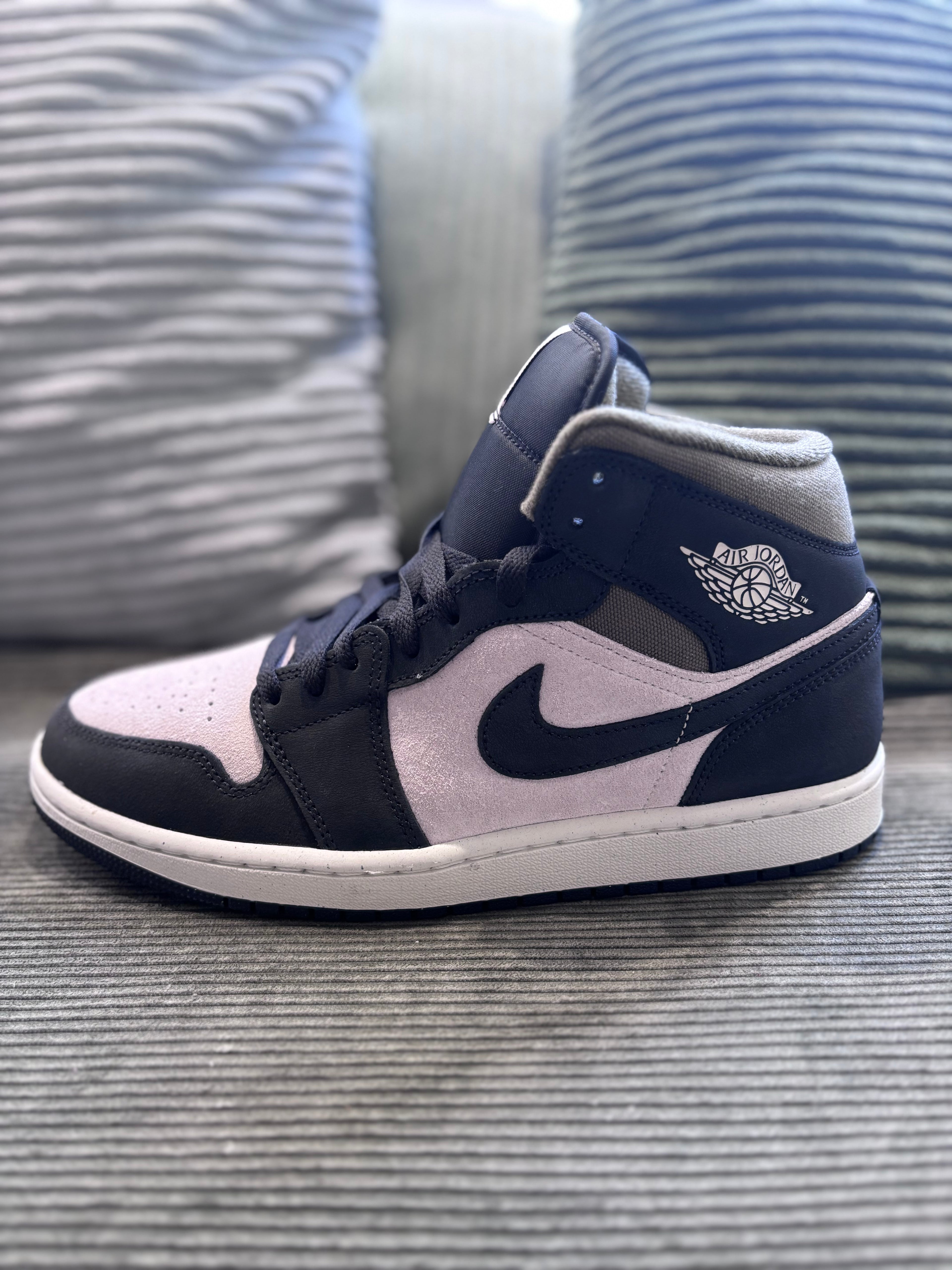 Air Jordan 1 Mid Olive