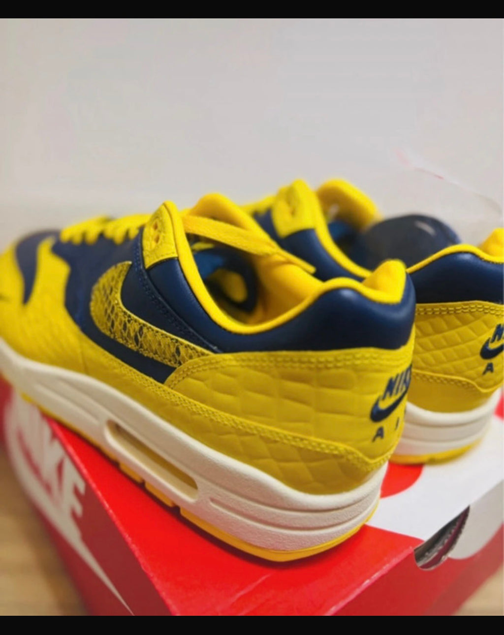 Nike Air Max 1' 87 SE Michigan Midnight Navy Yellow