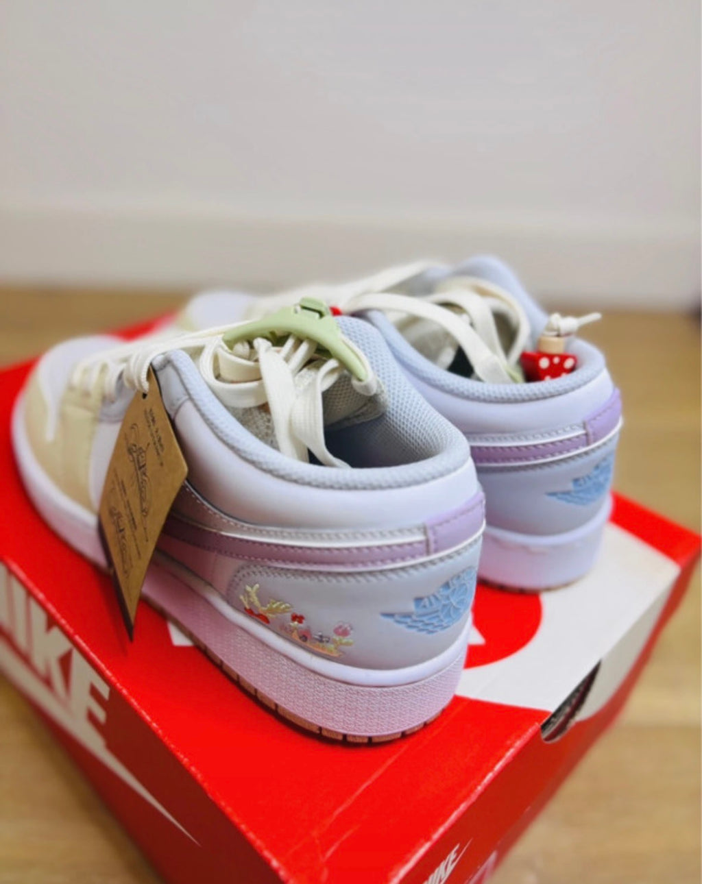 Nike Air Jordan 1 Low Muschroom Flowers Spécial Edition