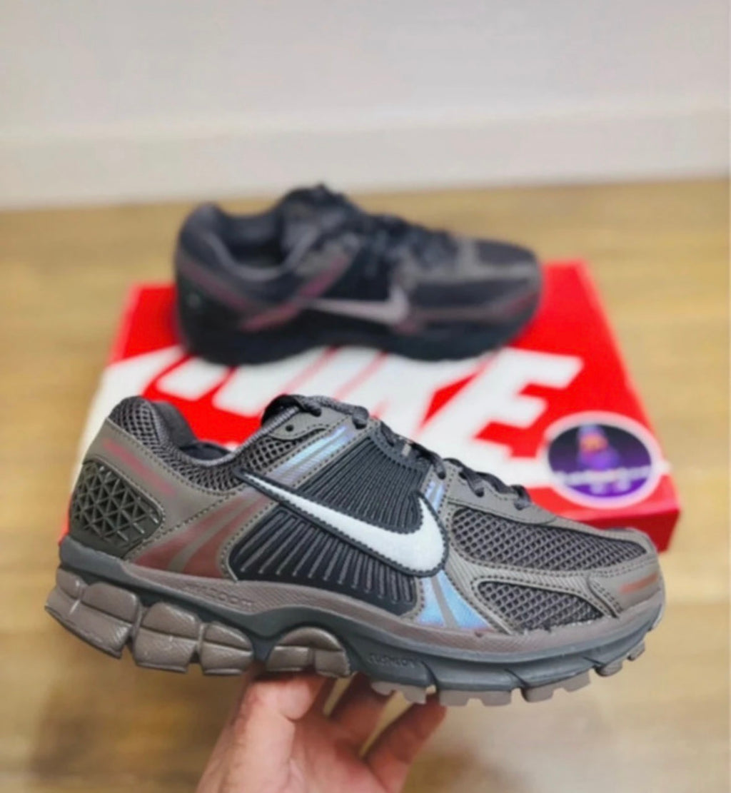 Nike Zoom Vomero 5 Cave Stone Black