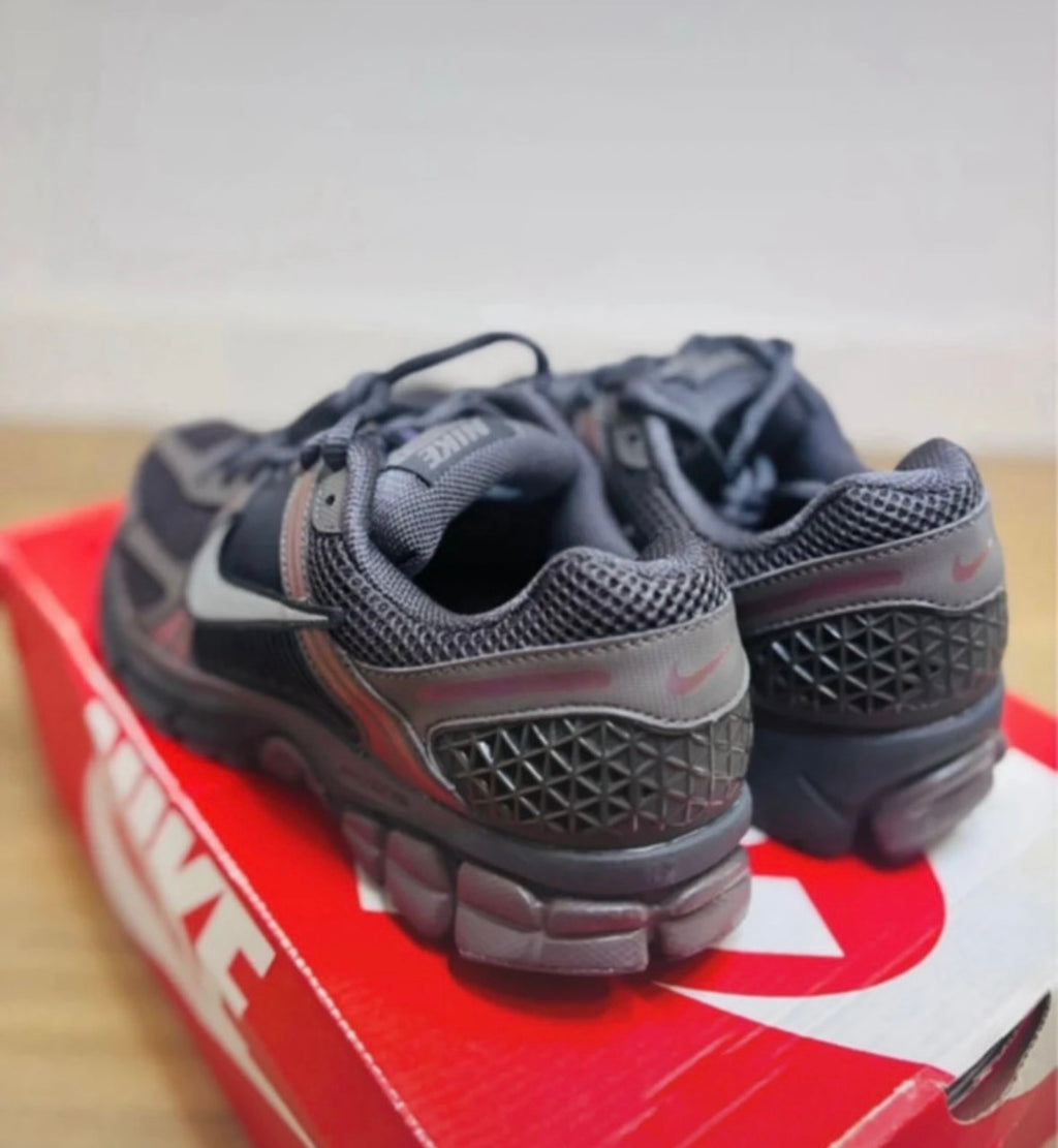 Nike Zoom Vomero 5 Cave Stone Black