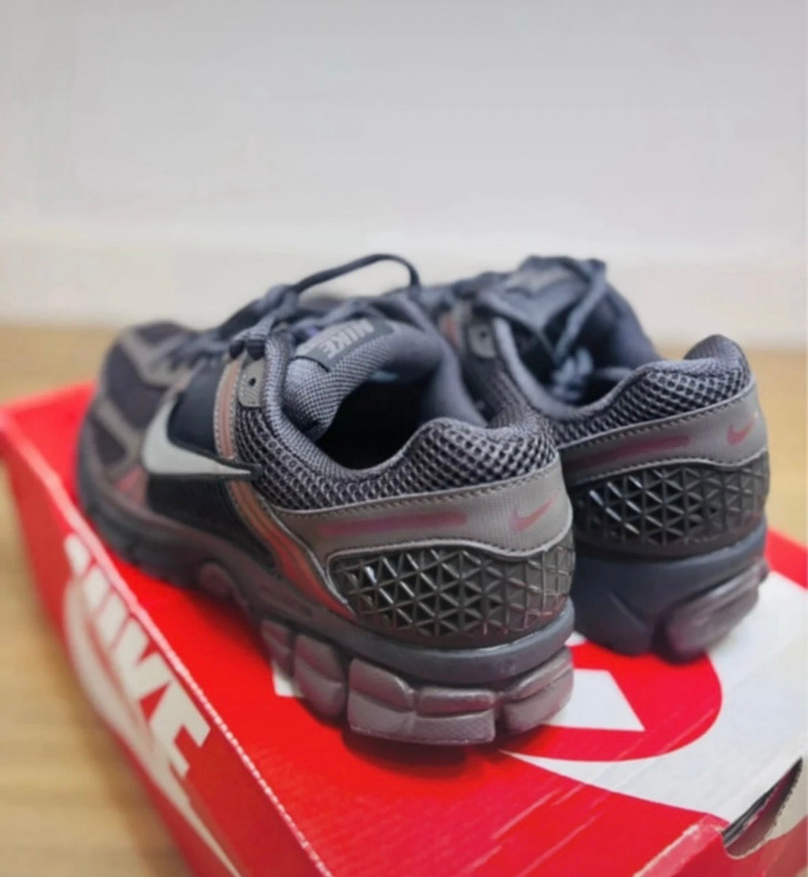 Nike Zoom Vomero 5 Cave Stone Black