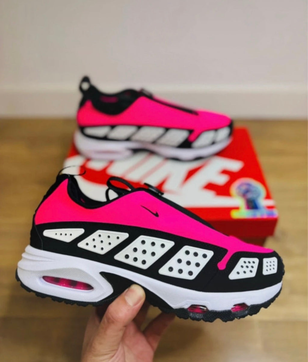 Nike Air Max SNDR Black Hyper Pink