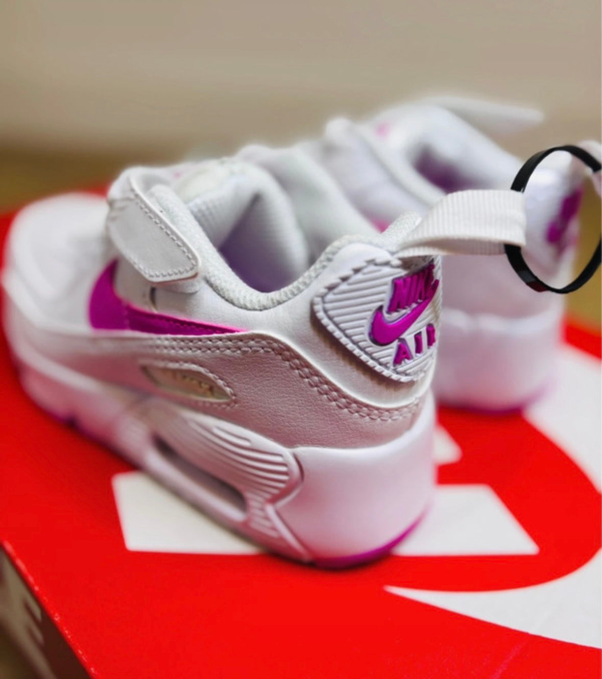 Nike Air Max 90 EasyOn White Pink Fuschia