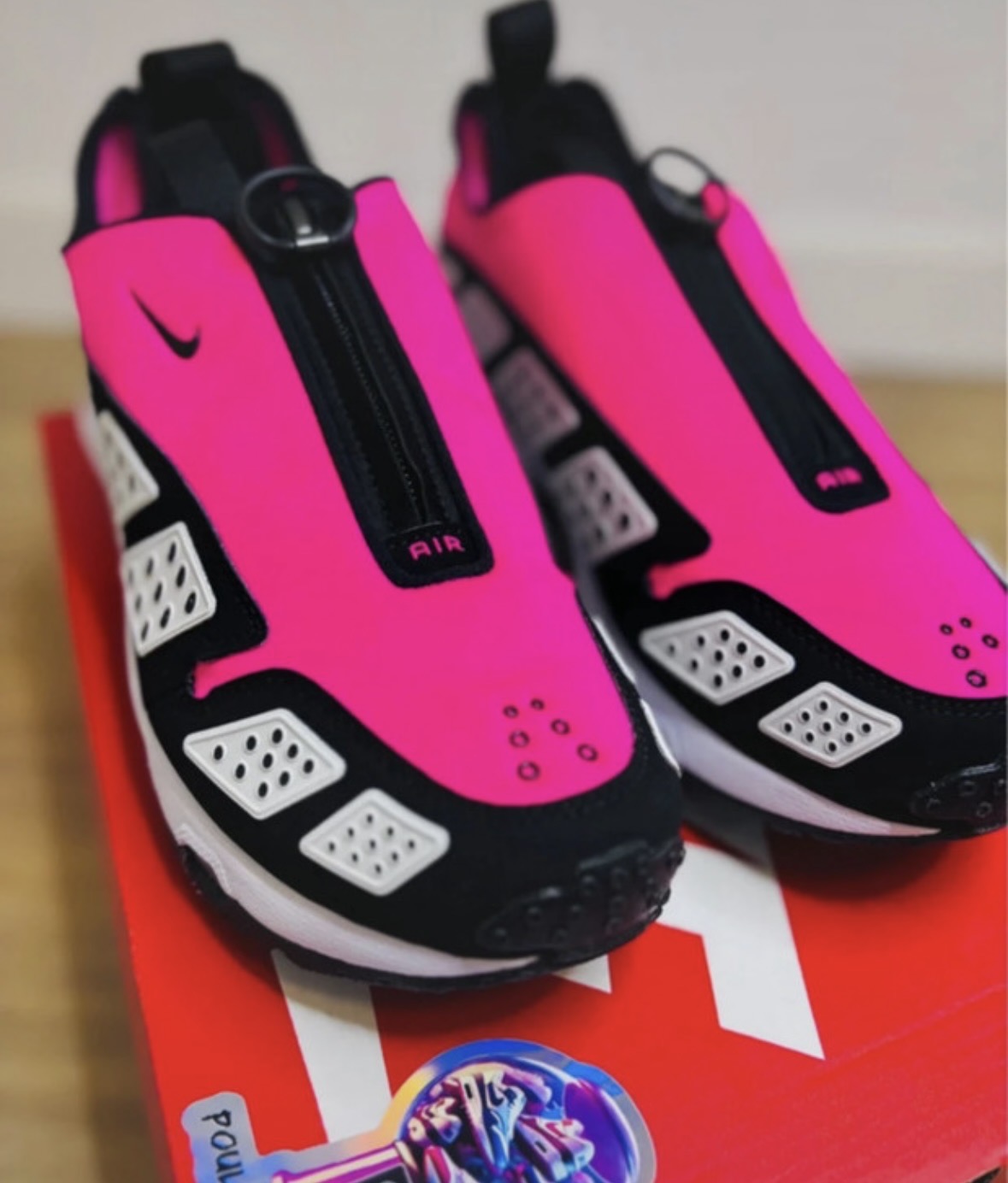 Nike Air Max SNDR Black Hyper Pink
