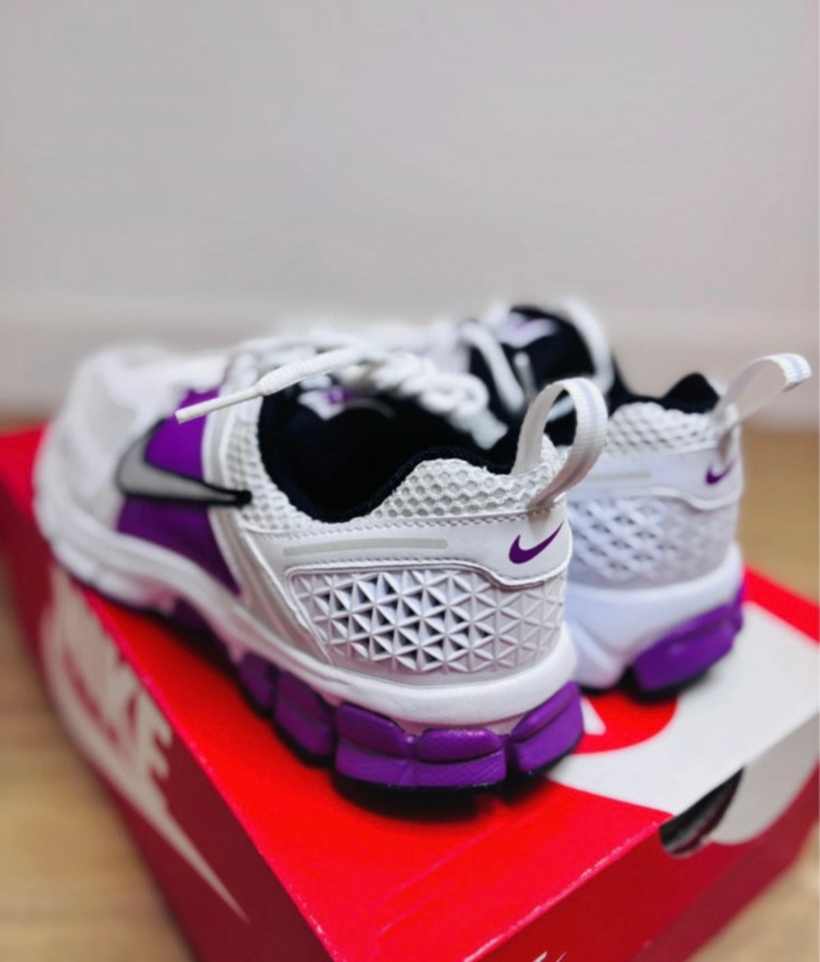 Vomero 5 White Metallic Platinum